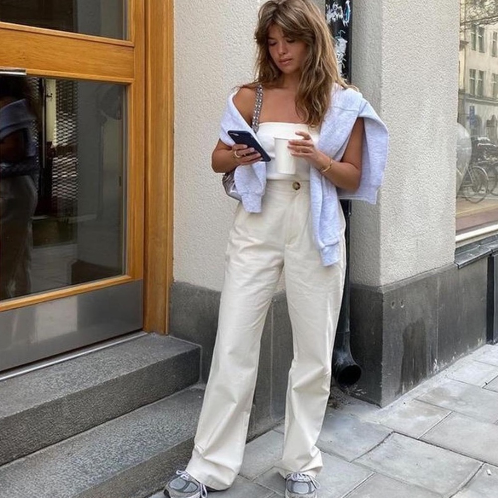 Djerf Avenue Summer Pants in Sand ✨